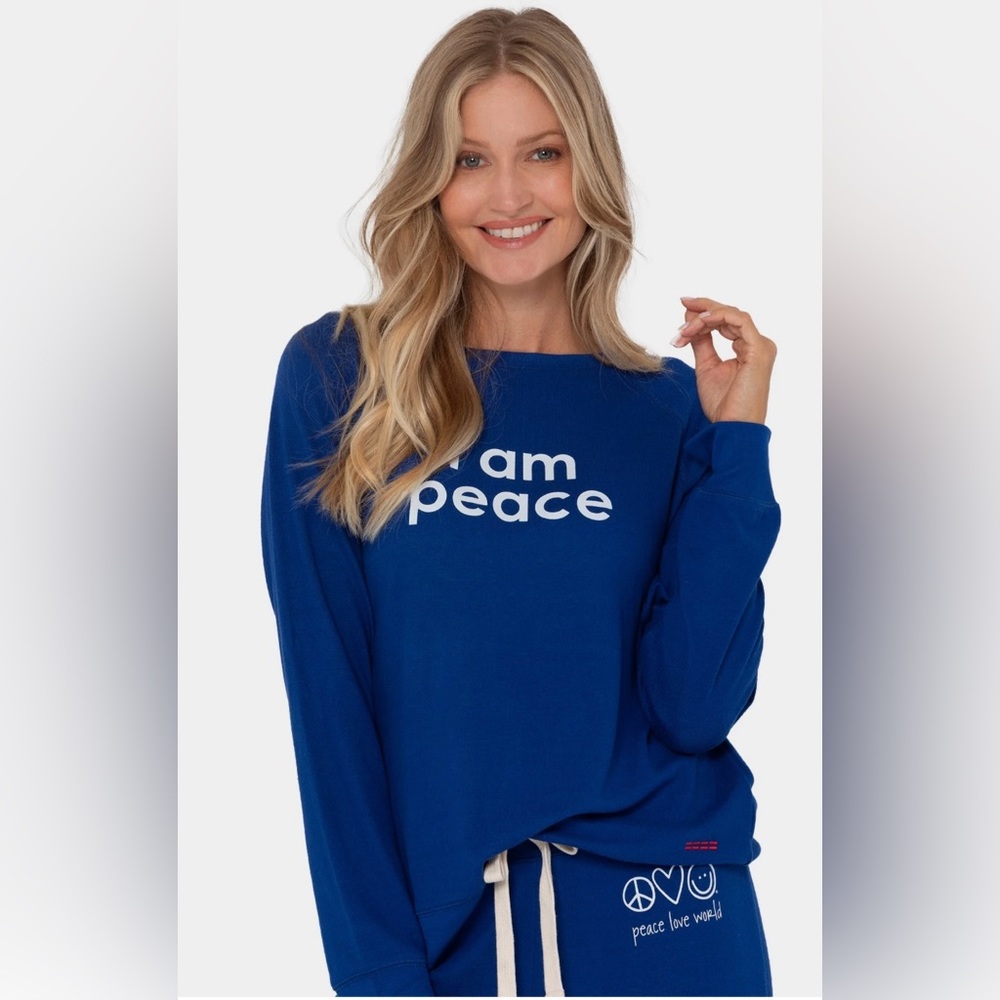 Peace Love World " I am Peace" XL Blue Long Sleeved Top. 💙⚡️